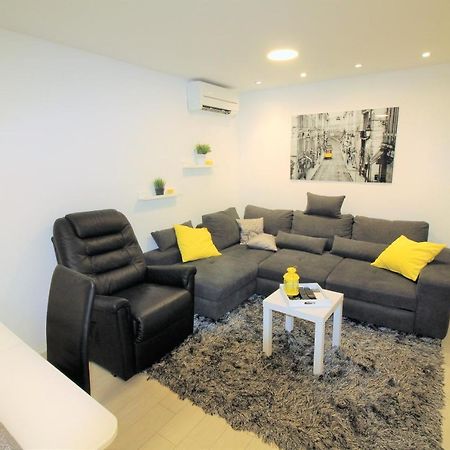 Apartment Pia شيبينيك المظهر الخارجي الصورة