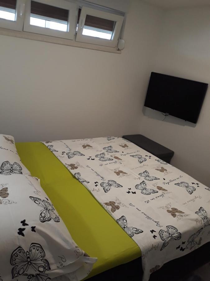 Apartment Pia شيبينيك المظهر الخارجي الصورة